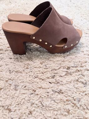 Women's Brown Suede Open-Toe Slide Heels